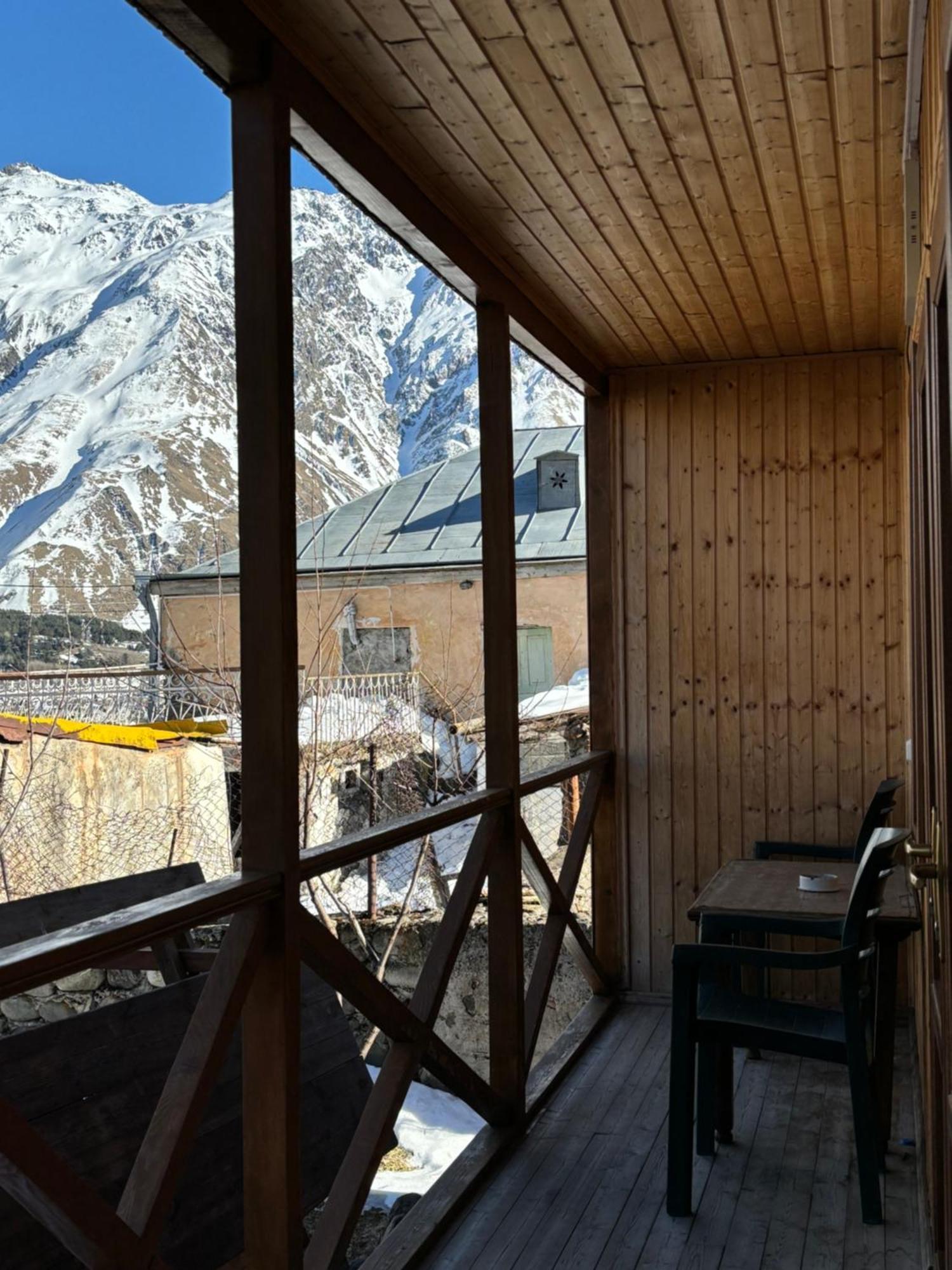 Family Hostel Nika Kazbegi Kültér fotó